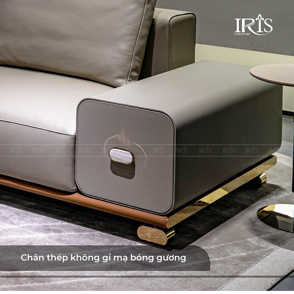 Ghế được tích hợp chân thép không gỉ dễ vệ sinh