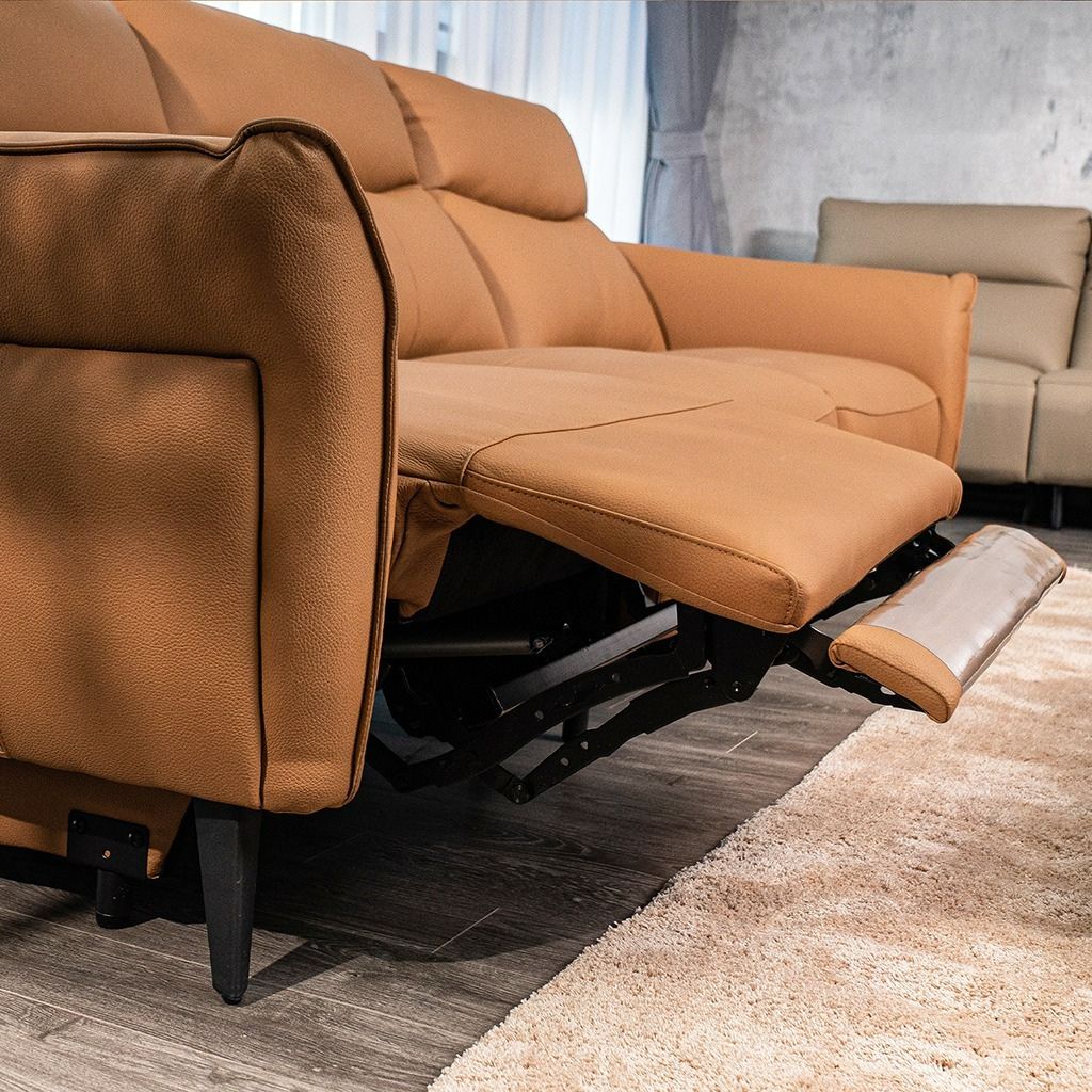 Sofa chỉnh điện tích hợp motor thông minh cho phép điều chỉnh góc ngả lưng và nâng chân theo ý muốn